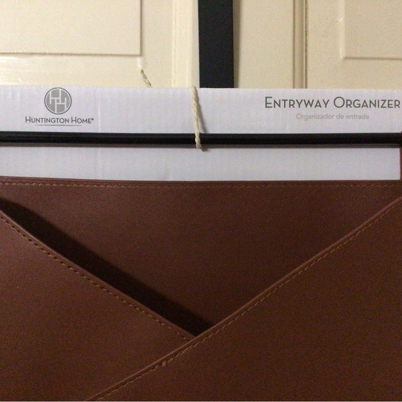 Brown Envelope Shape Entryway Organizer - Picture 2 of 3